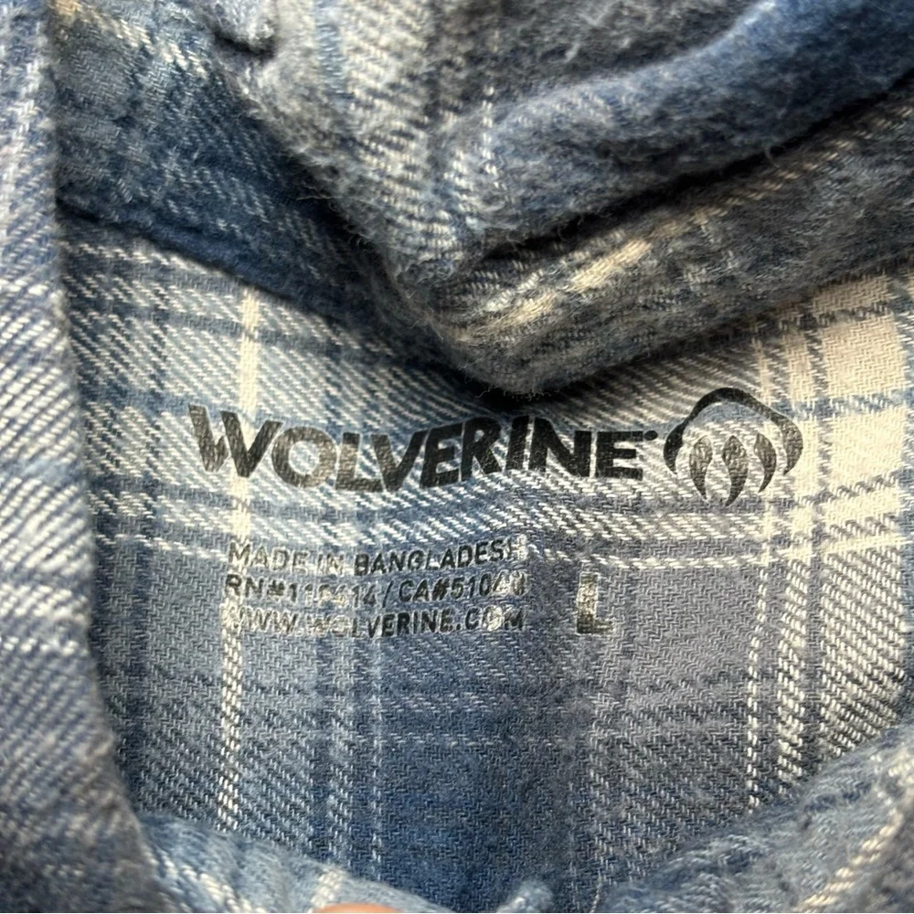 Wolverine men’s size L rn 19414 flannel style button‎ up